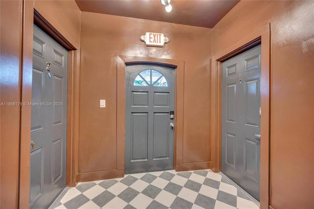 893 NE 81st St, Miami, FL 33138