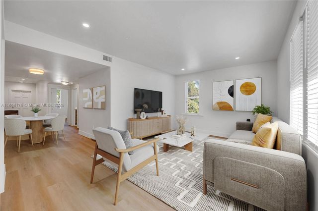 893 NE 81st St, Miami, FL 33138