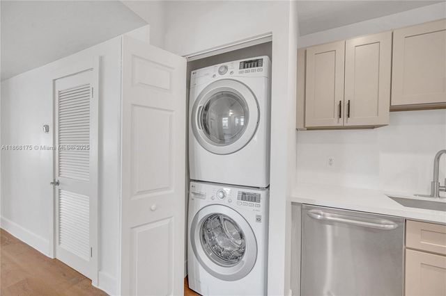 893 NE 81st St, Miami, FL 33138