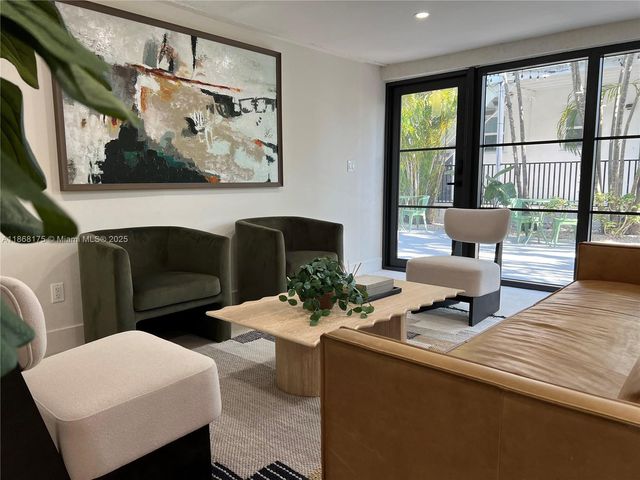 893 NE 81st St, Miami, FL 33138