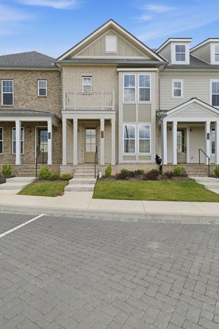 152 Nearwater Place, Hendersonville, TN 37075