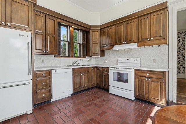 313 W Front Street, Buchanan, MI 49107