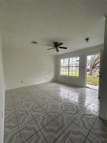 1710 N Avenue H, Freeport, TX 77541