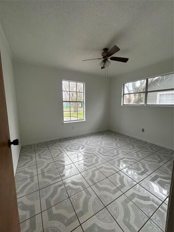 1710 N Avenue H, Freeport, TX 77541