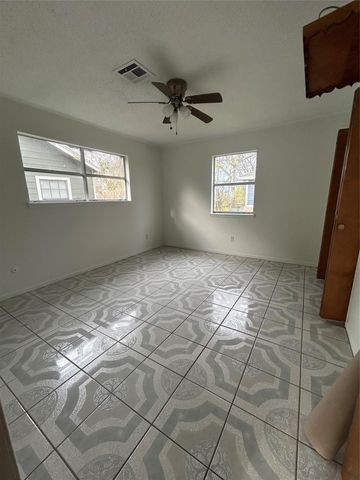 1710 N Avenue H, Freeport, TX 77541