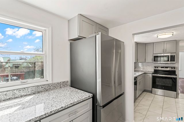 2 Manhassett Trail, Shelton, CT 06484