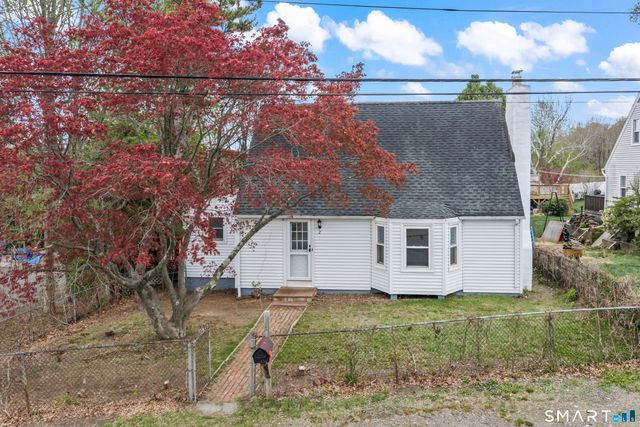 2 Manhassett Trail, Shelton, CT 06484