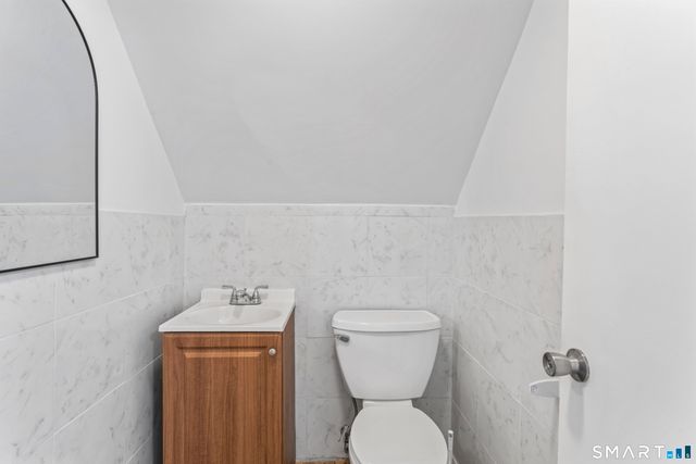 2 Manhassett Trail, Shelton, CT 06484