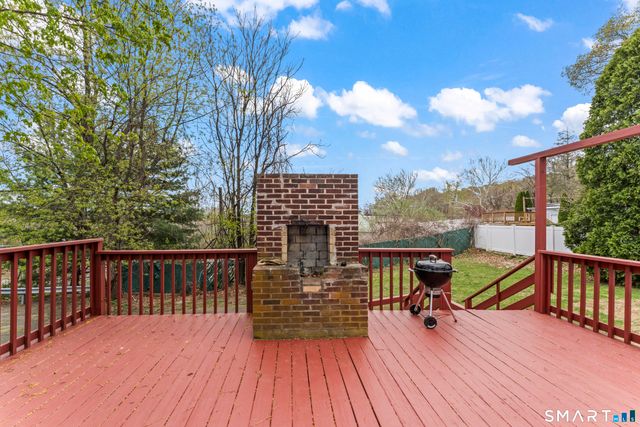 2 Manhassett Trail, Shelton, CT 06484