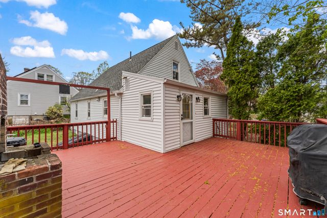 2 Manhassett Trail, Shelton, CT 06484