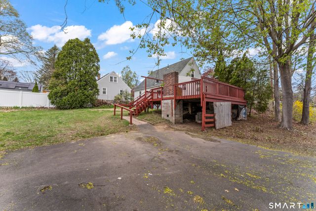 2 Manhassett Trail, Shelton, CT 06484