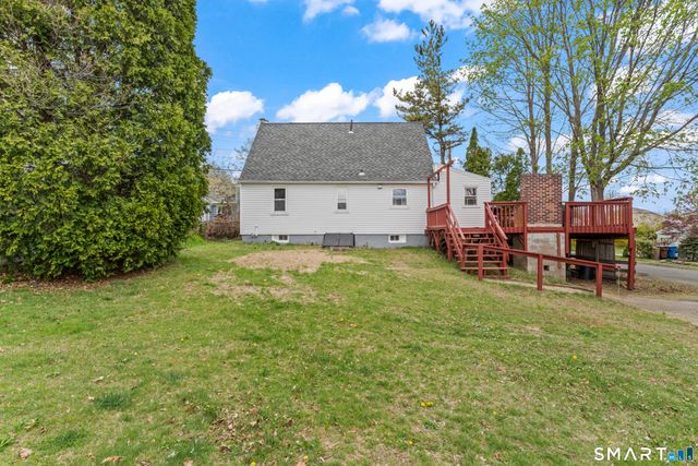 2 Manhassett Trail, Shelton, CT 06484