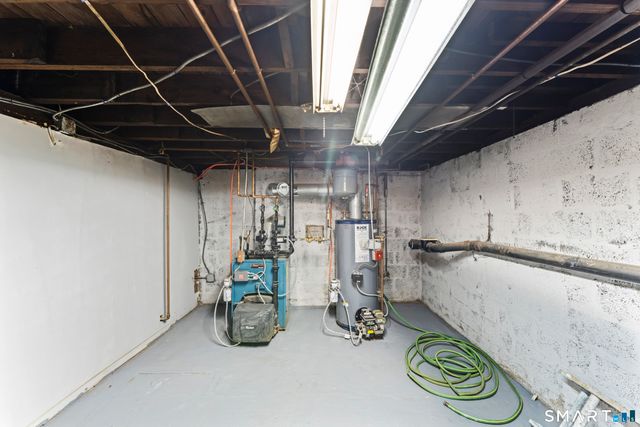 2 Manhassett Trail, Shelton, CT 06484