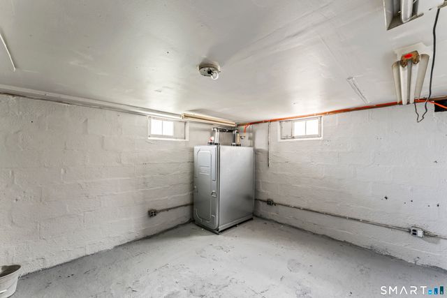 2 Manhassett Trail, Shelton, CT 06484