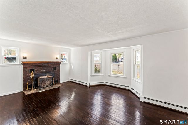 2 Manhassett Trail, Shelton, CT 06484