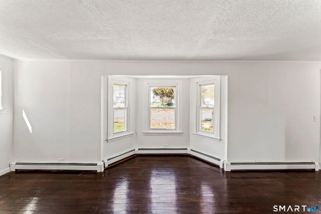 2 Manhassett Trail, Shelton, CT 06484