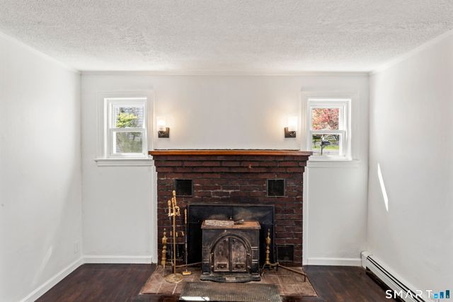 2 Manhassett Trail, Shelton, CT 06484