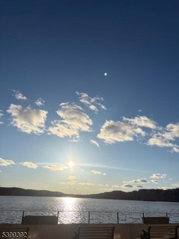 76 Hillside Rd, Sparta Twp., NJ 07871