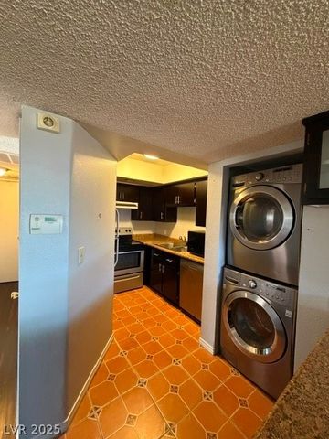 5701 Smoke Ranch Road D, Las Vegas, NV 89108