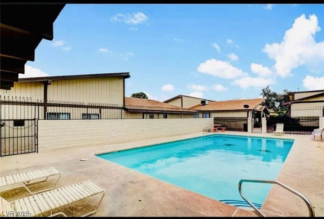 5701 Smoke Ranch Road D, Las Vegas, NV 89108