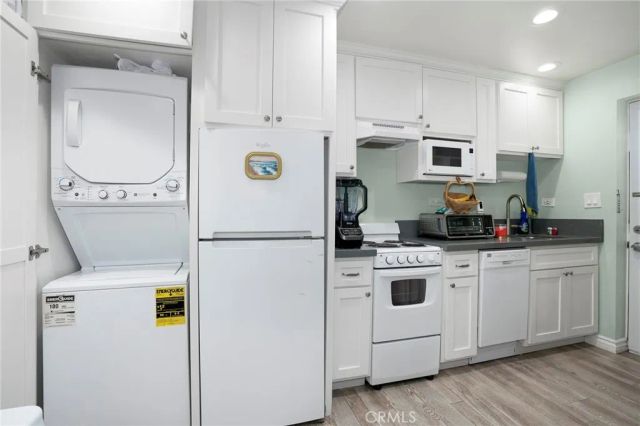 21823 Providencia Street, Woodland Hills, CA 91364