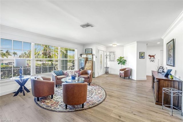 401 Panay AVE, Naples, FL 34113