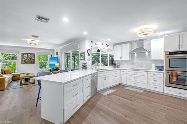 401 Panay AVE, Naples, FL 34113