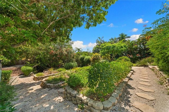 401 Panay AVE, Naples, FL 34113