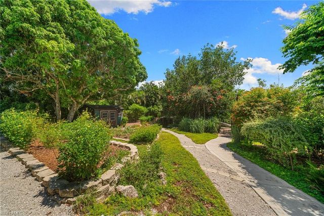 401 Panay AVE, Naples, FL 34113