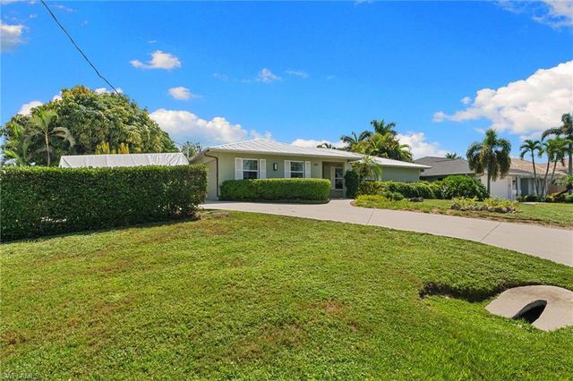 401 Panay AVE, Naples, FL 34113