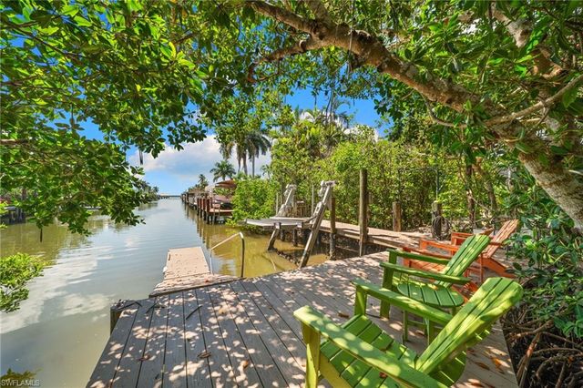 401 Panay AVE, Naples, FL 34113