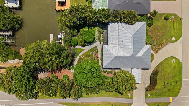 401 Panay AVE, Naples, FL 34113