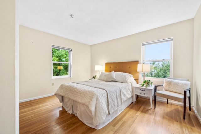 289 Market St B, Boston, MA 02135