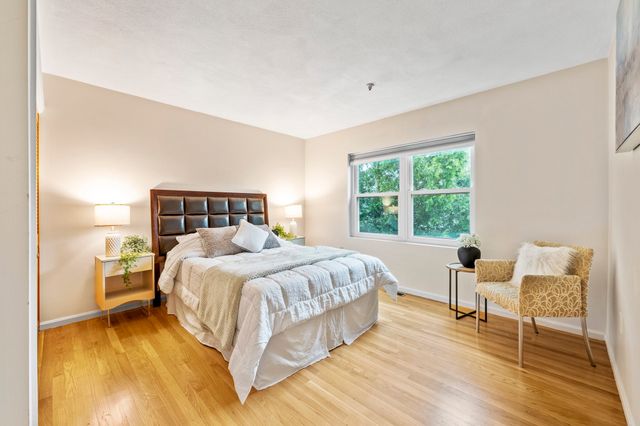 289 Market St B, Boston, MA 02135