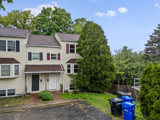 289 Market St B, Boston, MA 02135