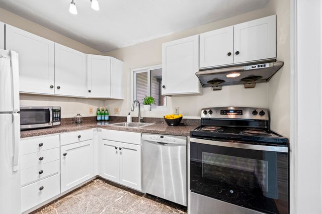 289 Market St B, Boston, MA 02135