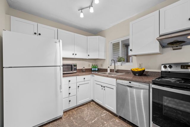 289 Market St B, Boston, MA 02135