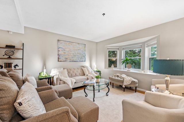 289 Market St B, Boston, MA 02135