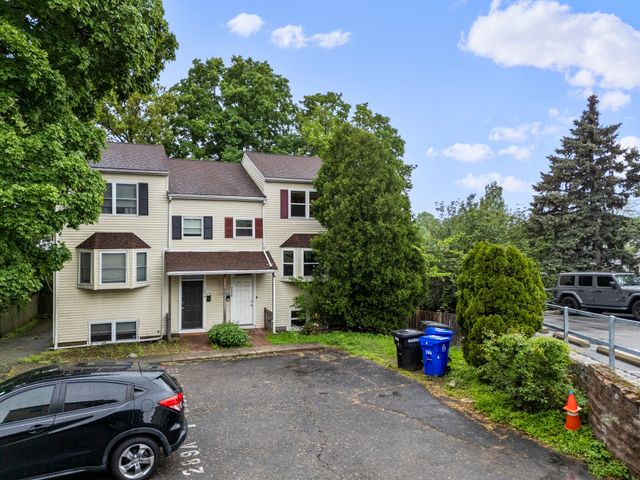 289 Market St B, Boston, MA 02135