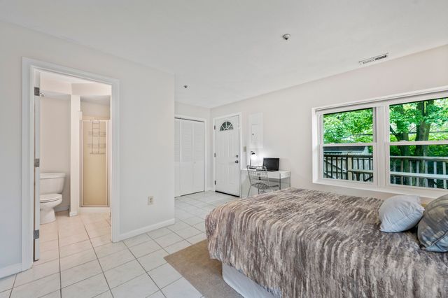 289 Market St B, Boston, MA 02135