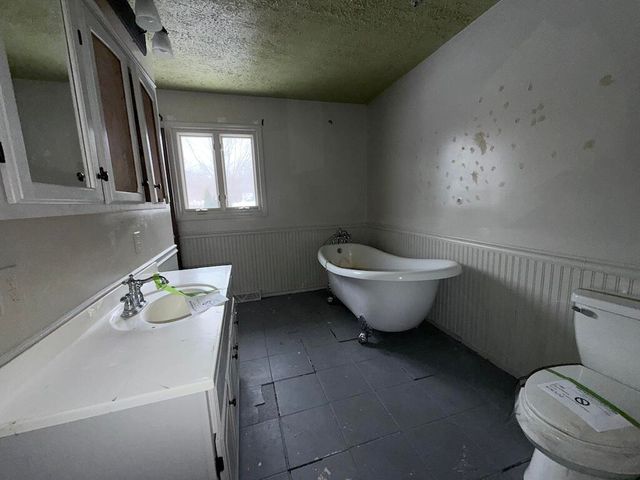 5747 W Pleasant Hills Trail, La Porte, IN 46350