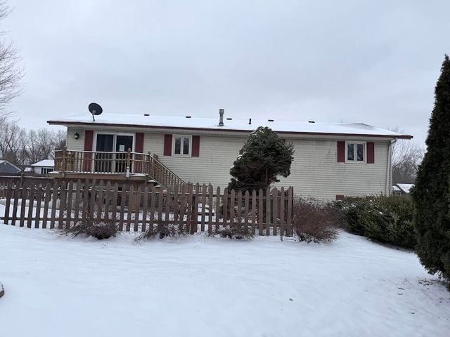 5747 W Pleasant Hills Trail, La Porte, IN 46350