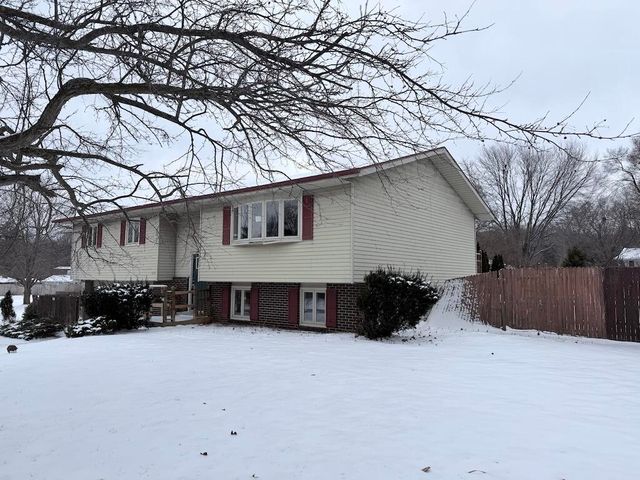 5747 W Pleasant Hills Trail, La Porte, IN 46350