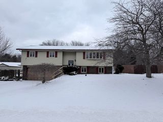 5747 W Pleasant Hills Trail, La Porte, IN 46350