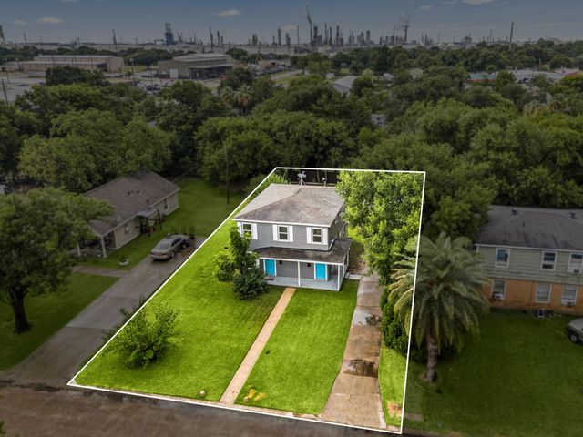 1117 & 1119 1st Ave N, Texas City, TX 77590