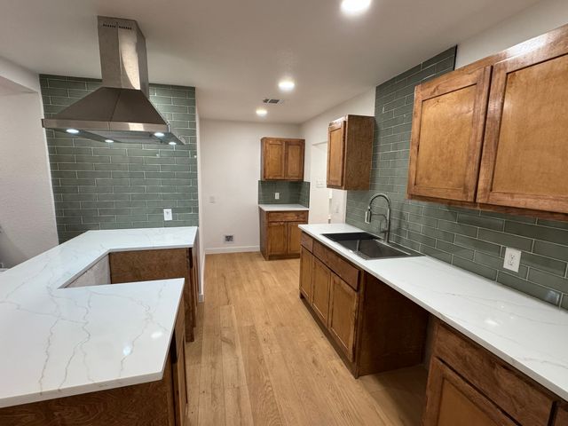 2432 Jonesboro Avenue, Dallas, TX 75228