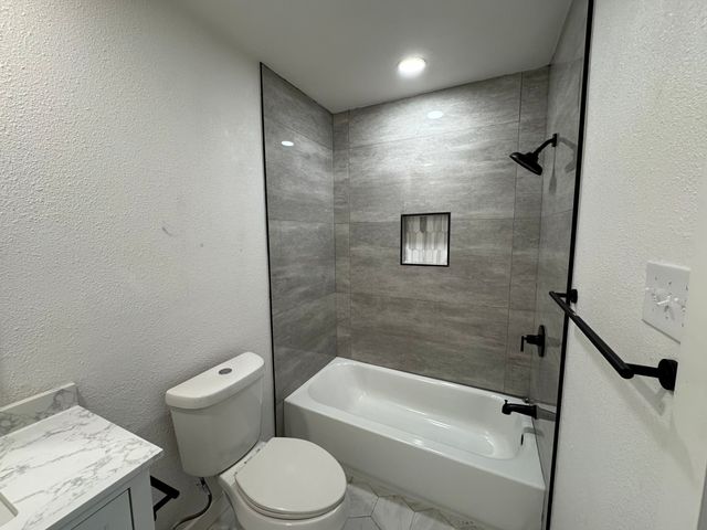 2432 Jonesboro Avenue, Dallas, TX 75228