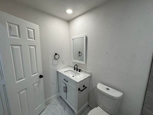 2432 Jonesboro Avenue, Dallas, TX 75228