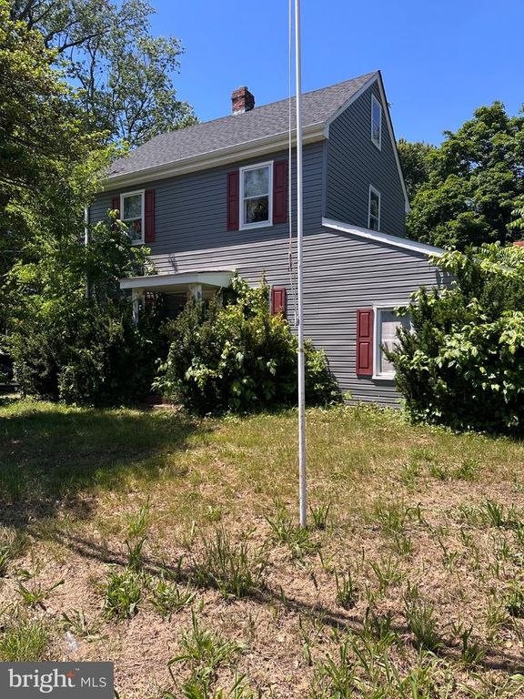 677 MONMOUTH RD, Wrightstown, NJ 08562