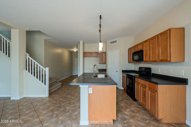 7265 W GARDENIA Avenue, Glendale, AZ 85303